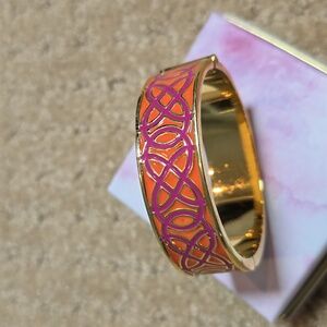 Stella & Dot Eleanor Enamel Hinged Bangle Bracelet with Magnetic Clasp Gold Tone